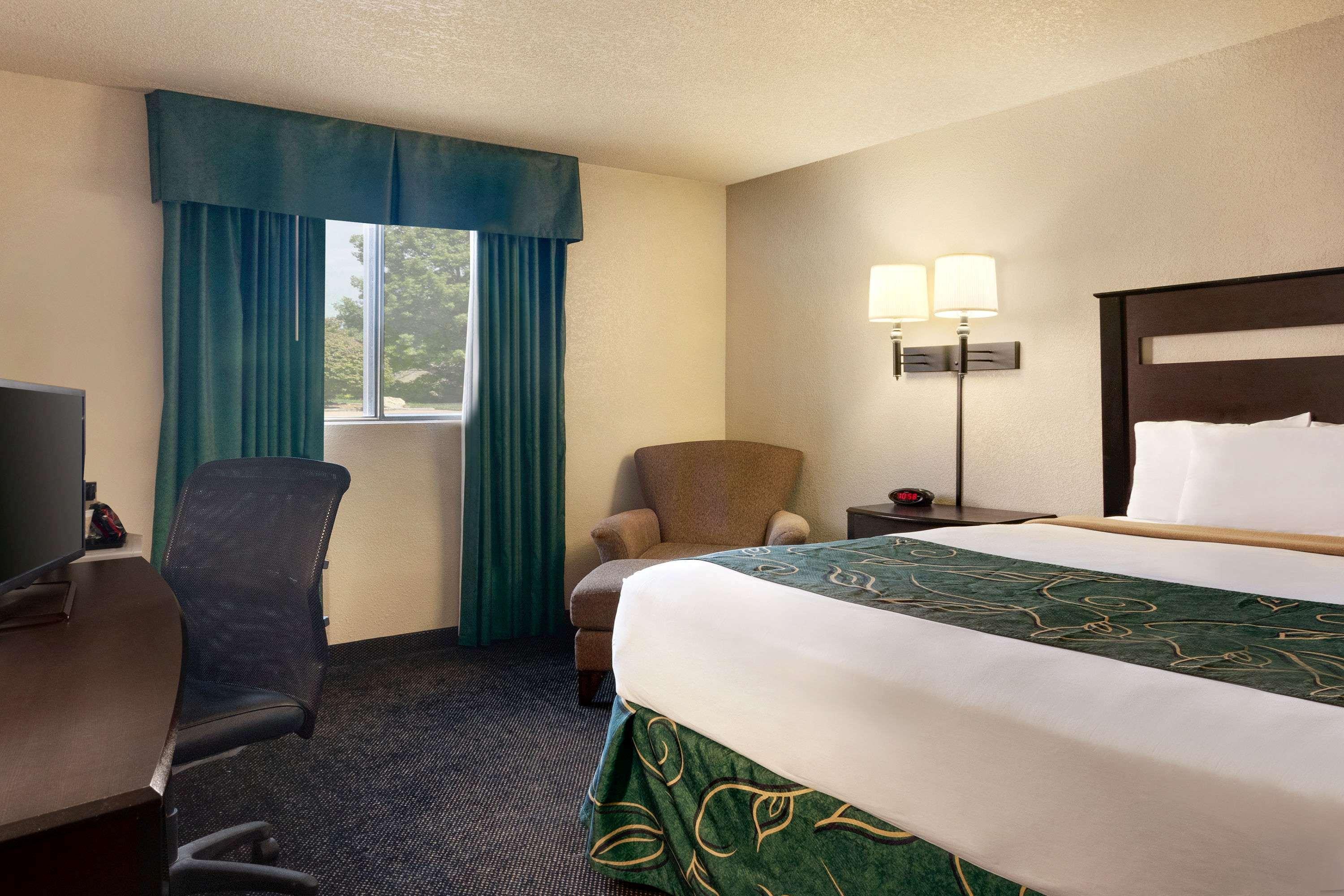 Travelodge By Wyndham Jefferson City Exterior photo